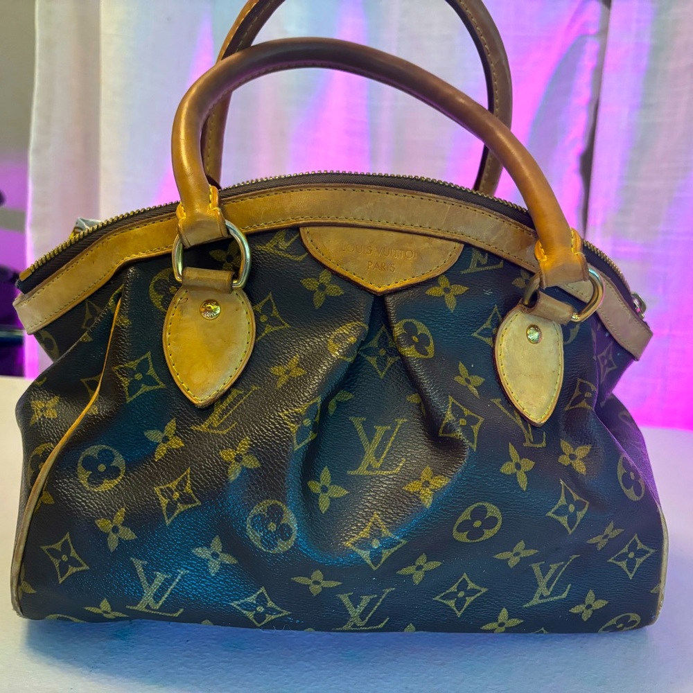 Louis Vuitton Monogram Canvas Tivoli PM Satchel (SHF-22074)